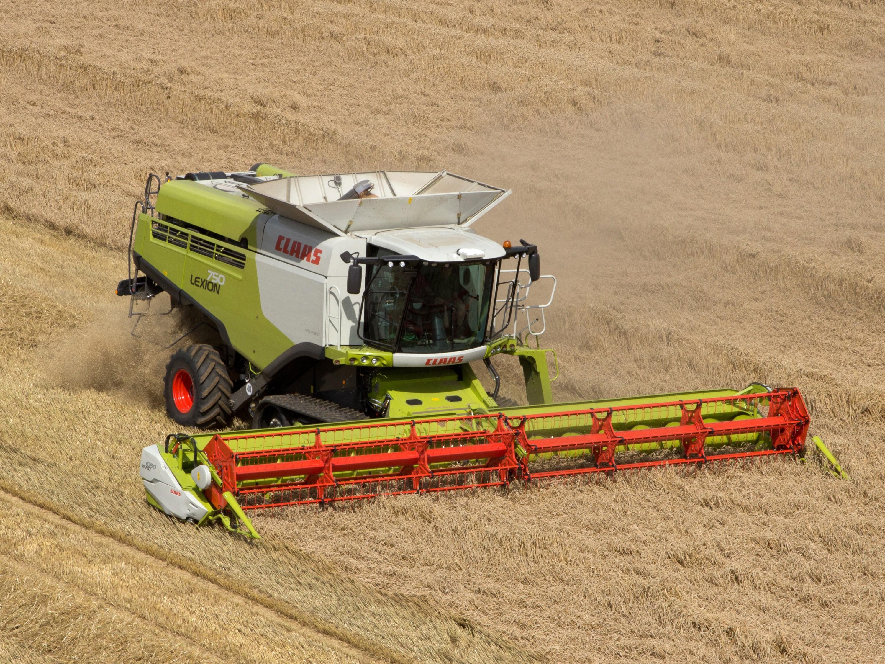 LEXION 750